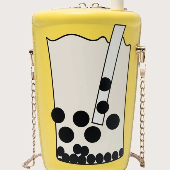 Handbags - NWT milk tea cup pattern chain bag